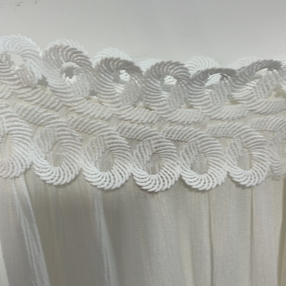 Moon River Cream Lacey Trim Top Size Small - Picture 4 of 13